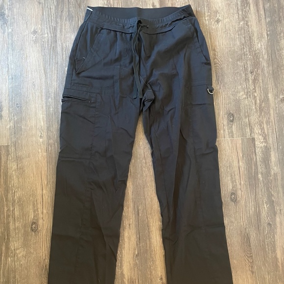 8 Scrub Pants and 2 Matching Scrub Tops - Cherokee and Grey's Anatomy - Picture 2 of 11